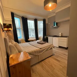 Apartment Studio Newly Refurbished, Brighton