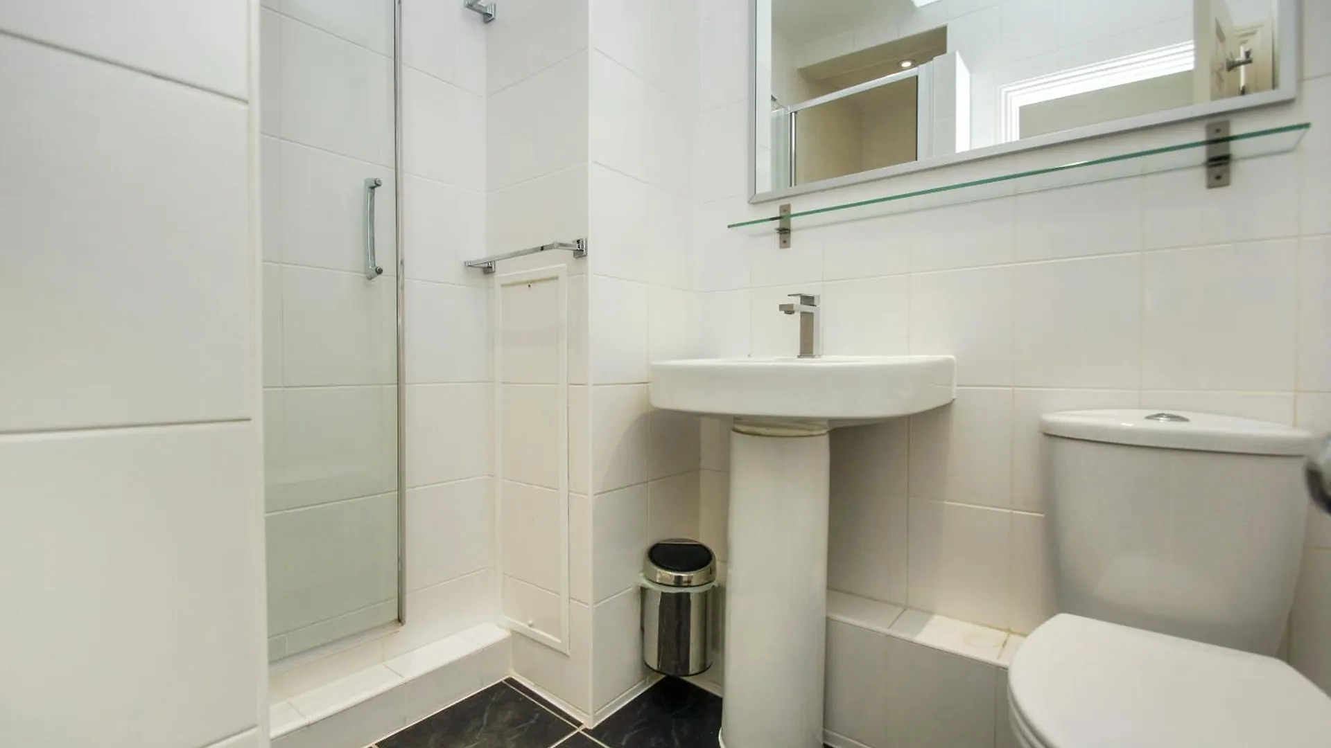 New Steine Apartment - Sea View - By Brighton Holiday Lets