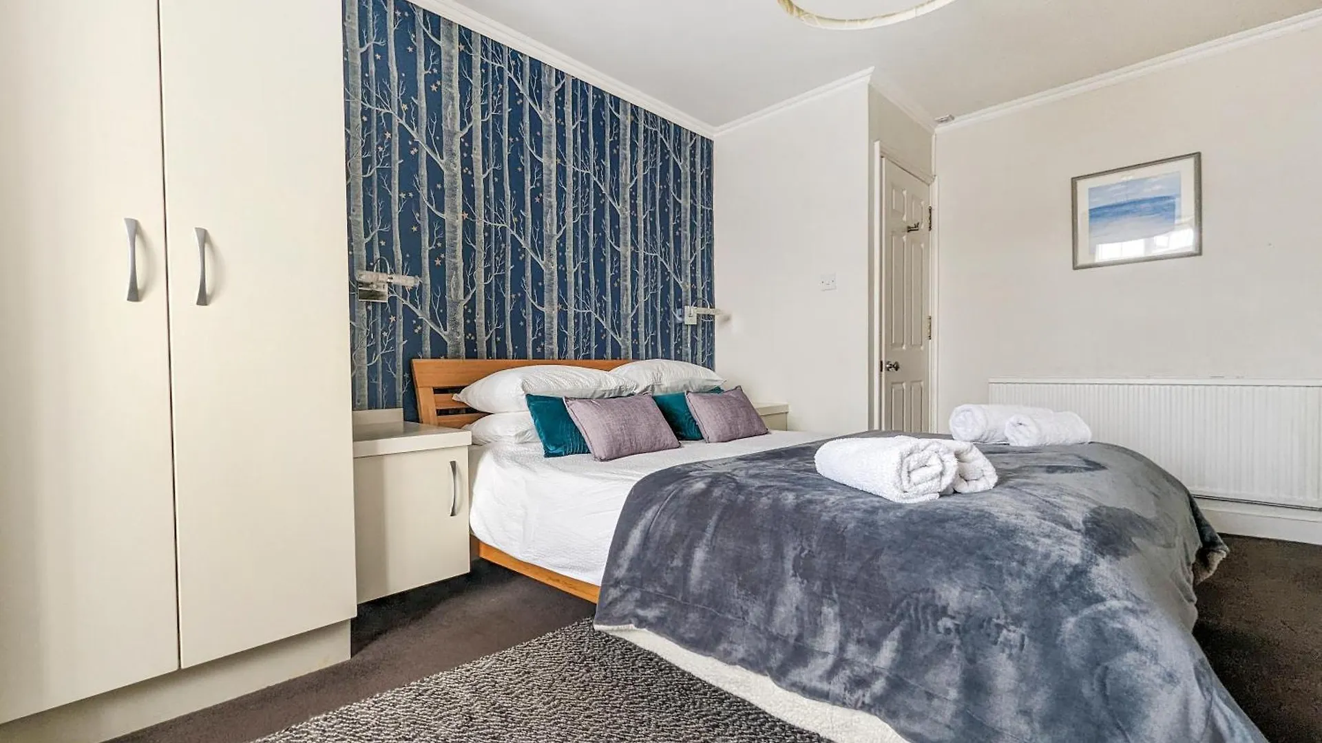 New Steine Apartment - Sea View - By Brighton Holiday Lets